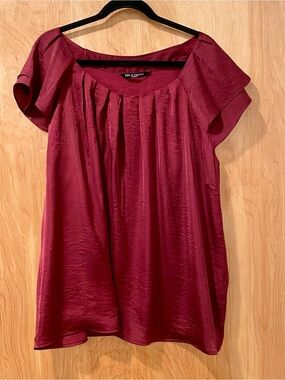 Women's Burgundy Short Sleeve Pleated Blouse